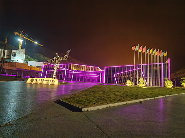 城市亮化是现代城市建设的重要组成部分，它不仅可以美化城市的夜景，还能提升城市的整体形象。随着科技的不断进步，城市亮化也得到了更多的关注和创新。本文将介绍一些关于城市亮化的创意和技术，帮助读者了解柯坪城市亮化的重要性以及如何进行柯坪城市亮化的规划和实施。